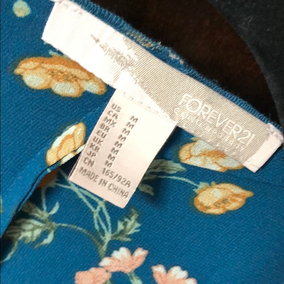 Forever 21 floral kimono - Picture 3 of 8